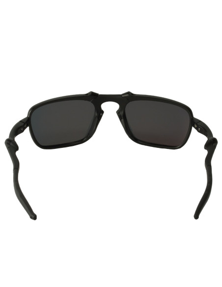 Oakley OO6020 03 Badman Ruby Iridium Polarized Dark Carbon